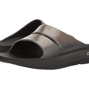 OOFOS - Woman's US 7 - Ooahh Luxe - Like New